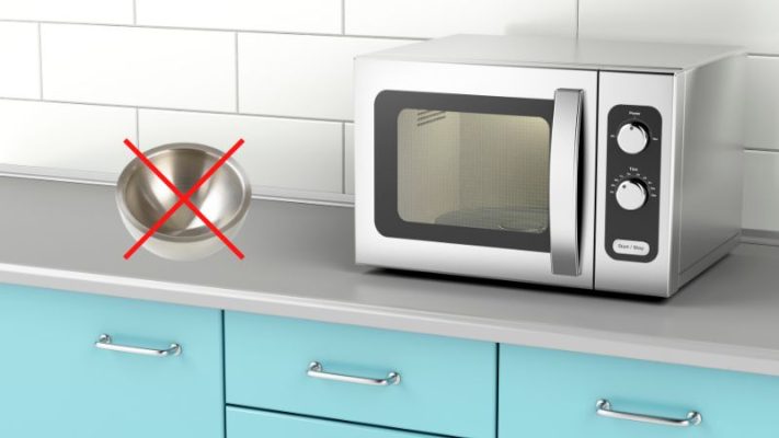 Inox Có Cho Vào Lò Vi Sóng Được Không? Cảnh Báo Nguy Hiểm Ít Ai Biết